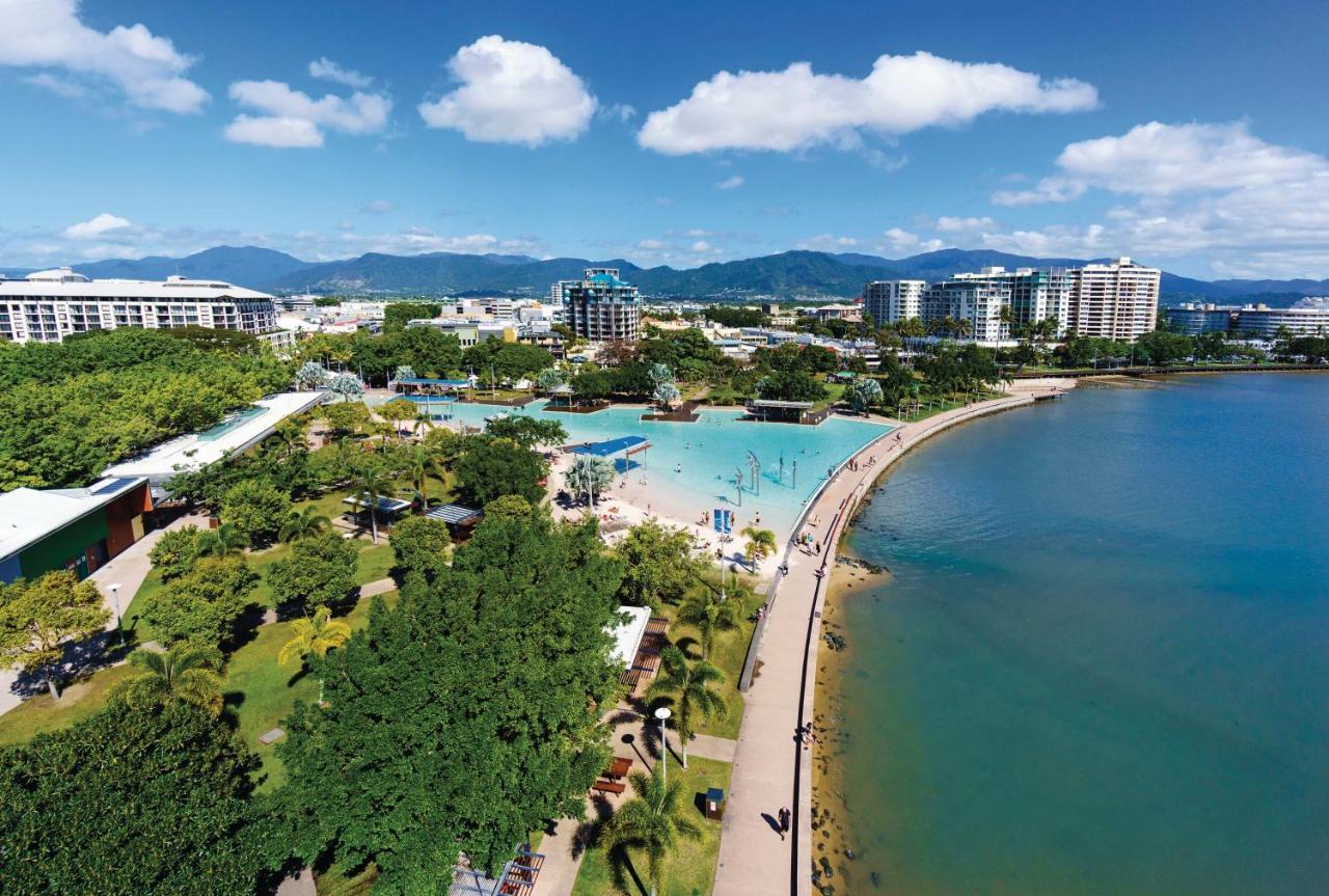 Hides Hotel Cairns Exterior foto